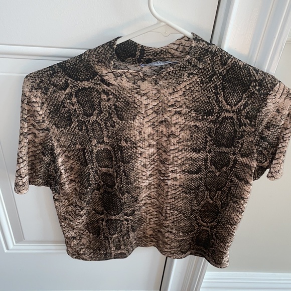 ✨✨Zara snake print size small short sleeve top- accepting all offers!!✨✨ - Picture 3 of 5